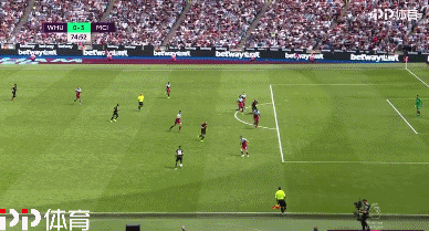 阿连德：这是我第一次拿冠军，也是我第一次戴帽，我很满意