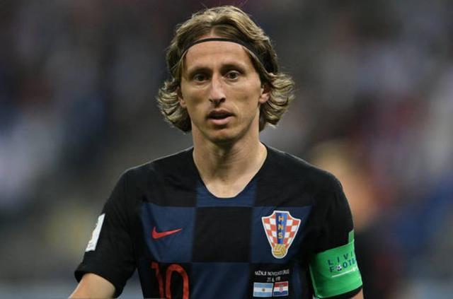 频繁使用挥舞魔杖的庆祝动作，土耳其前锋被华纳兄弟起诉