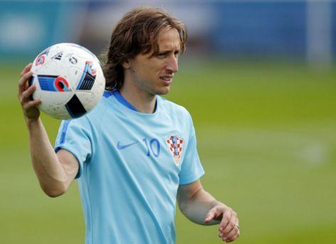 葡萄牙足协主席：C罗能踢世界杯的首场比赛非常重要